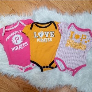 Pittsburgh Pirates 6/9M Bundle